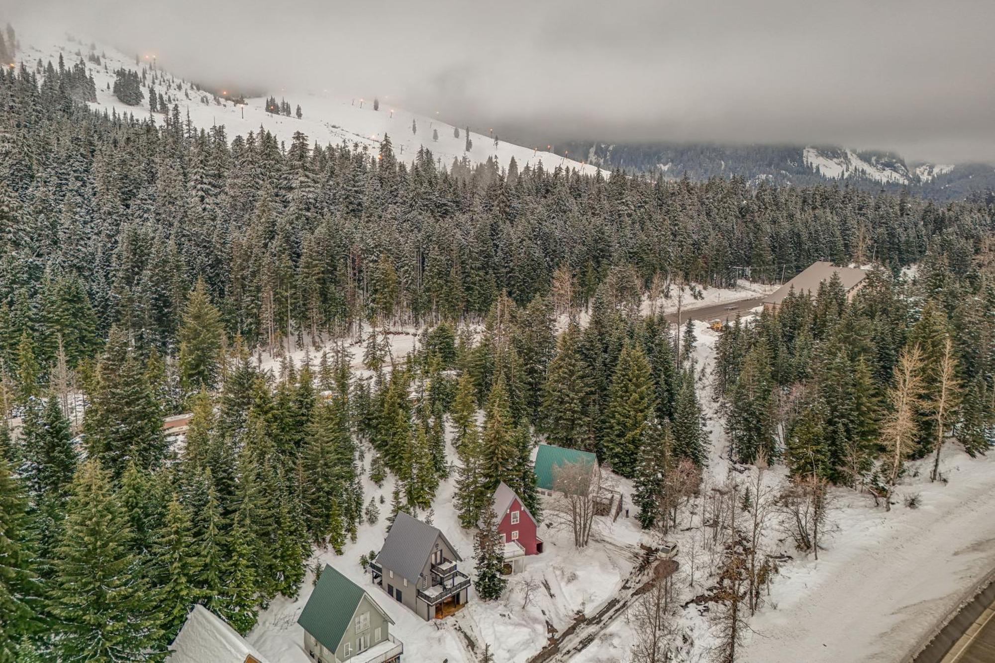Snoqualmie Pass Cabin With Deck Walk To Ski Lift Exterior photo